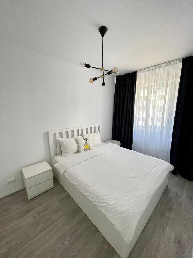 Cozy 1 Bedroom Apartment 오라데아 외부 사진